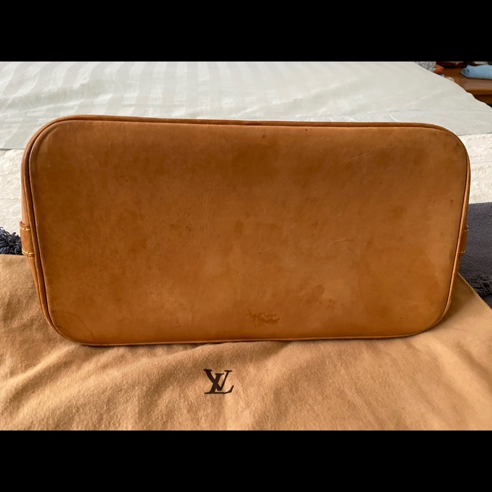 Louis Vuitton alma monogram - Picture 2 of 11